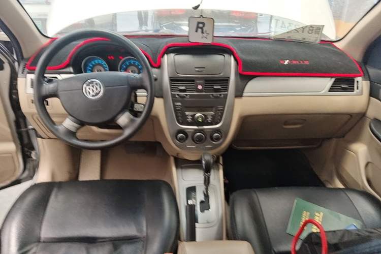 Used Buick Excelle 2013 1.5L Automatic Classic Model Center Console
