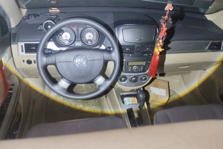 Used Buick Excelle 2013 1.5L Automatic Classic Model Center Console