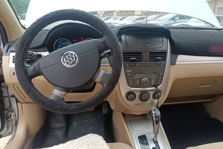 Used Buick Excelle 2013 1.5L Automatic Classic Model Center Console