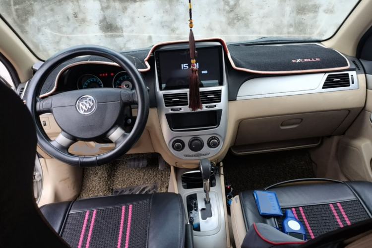 Used Buick Excelle 2013 1.5L Automatic Classic Model Center Console