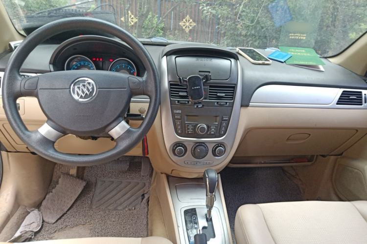 Used Buick Excelle 2013 1.5L Automatic Classic Model Center Console