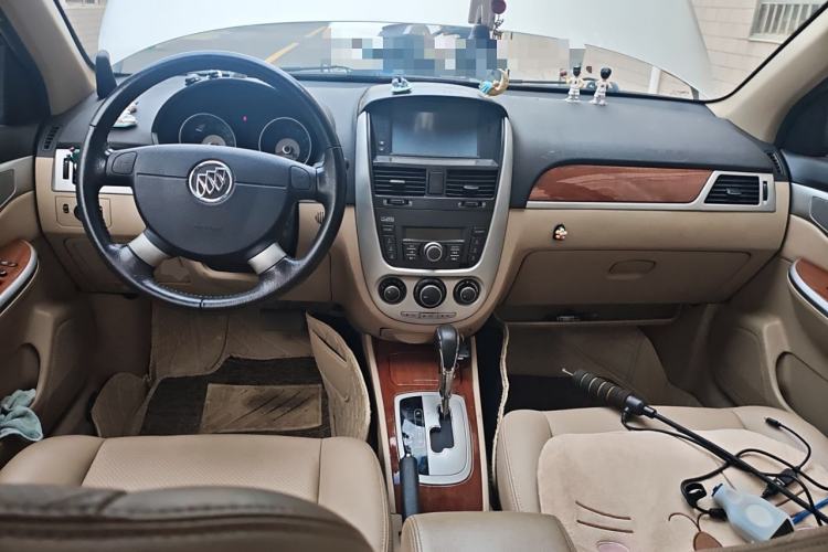 Used Buick Excelle 2013 1.5L Automatic Luxury Model Center Console