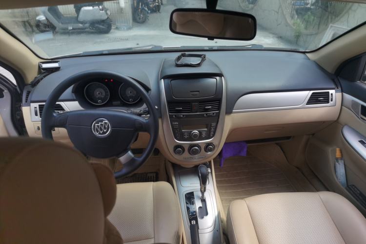 Used Buick Excelle 2013 1.5L Automatic Classic Model Center Console