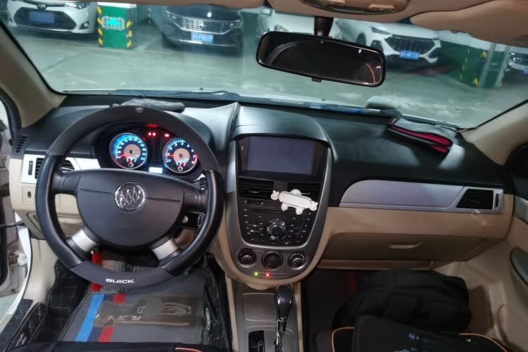 Used Buick Excelle 2013 1.5L Automatic Classic Model Center Console