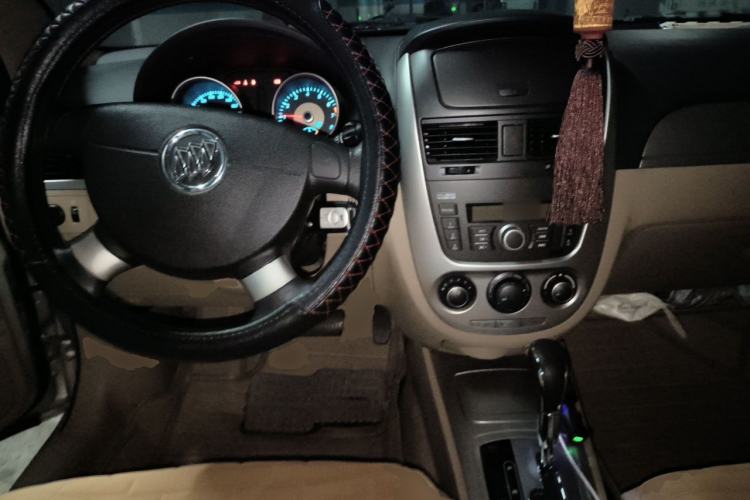 Used Buick Excelle 2013 1.5L Automatic Classic Model Center Console