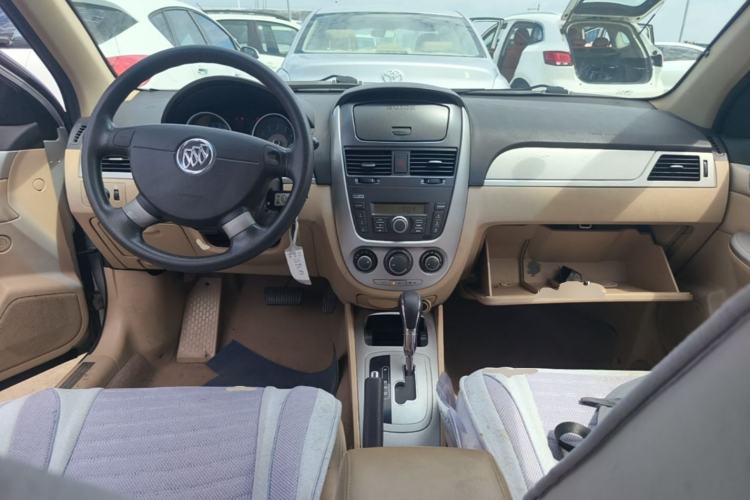 Used Buick Excelle 2013 1.5L Automatic Classic Model Center Console