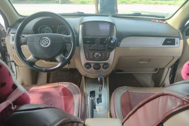 Used Buick Excelle 2013 1.5L Automatic Classic Model Center Console