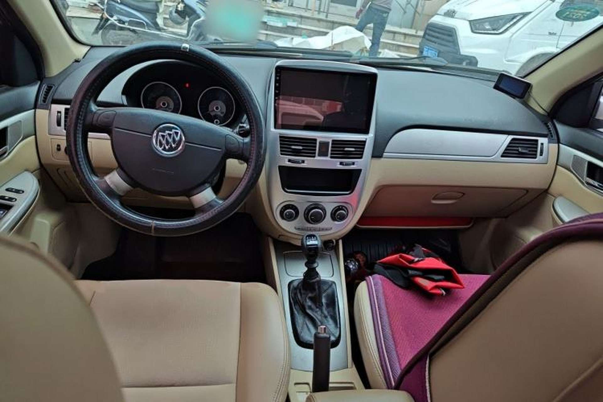 Used Buick Excelle 2013 1.5L Manual Classic Model Center Console