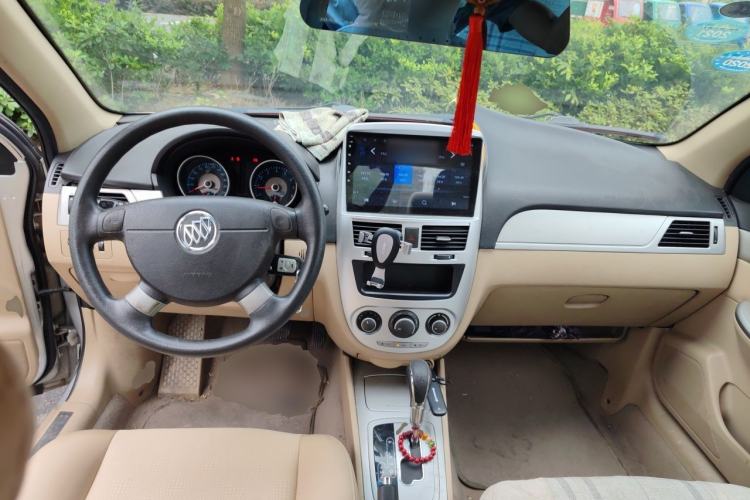 Used Buick Excelle 2013 1.5L Automatic Classic Model Center Console