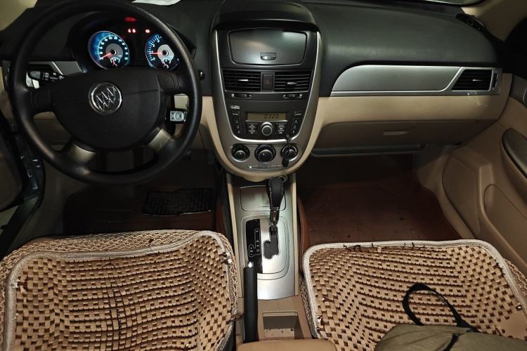 Used Buick Excelle 2013 1.5L Automatic Classic Model Center Console
