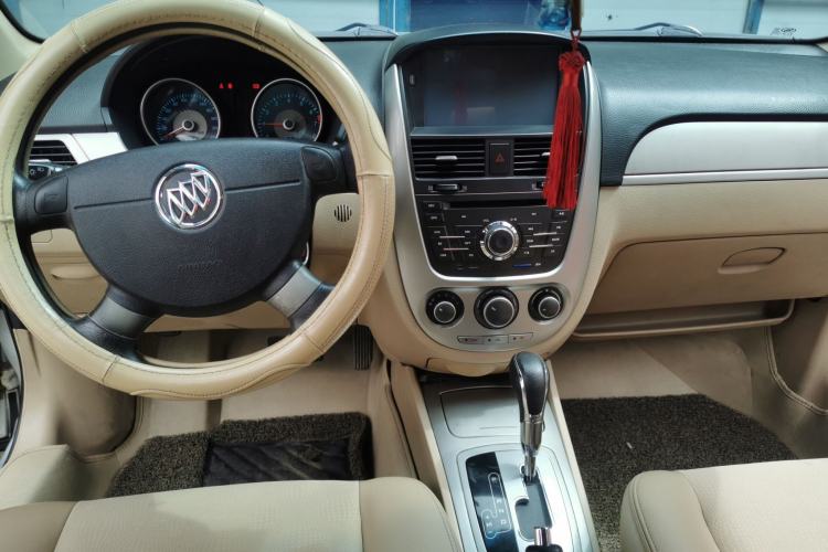 Used Buick Excelle 2013 1.5L Automatic Classic Model Center Console