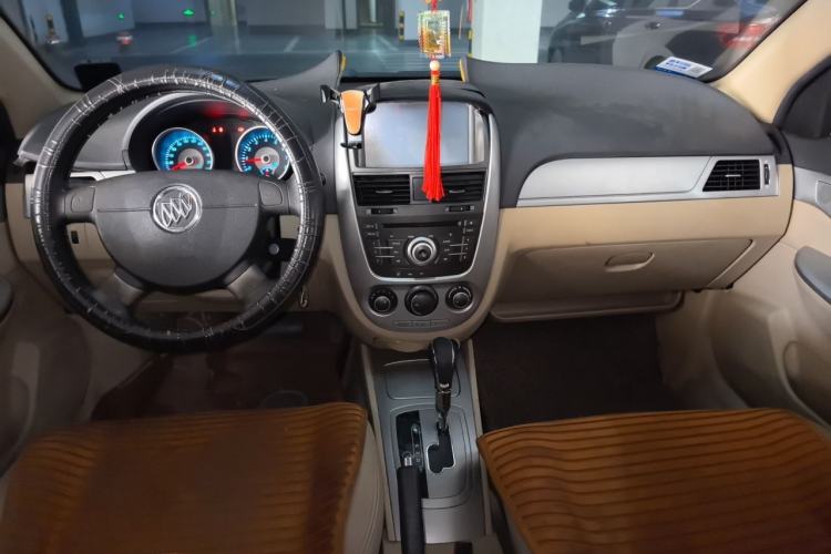 Used Buick Excelle 2013 1.5L Automatic Classic Model Center Console