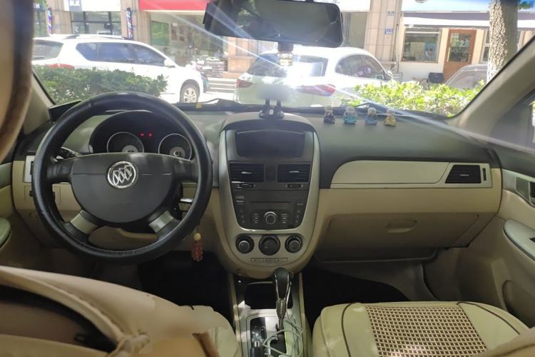 Used Buick Excelle 2013 1.5L Automatic Classic Model Center Console
