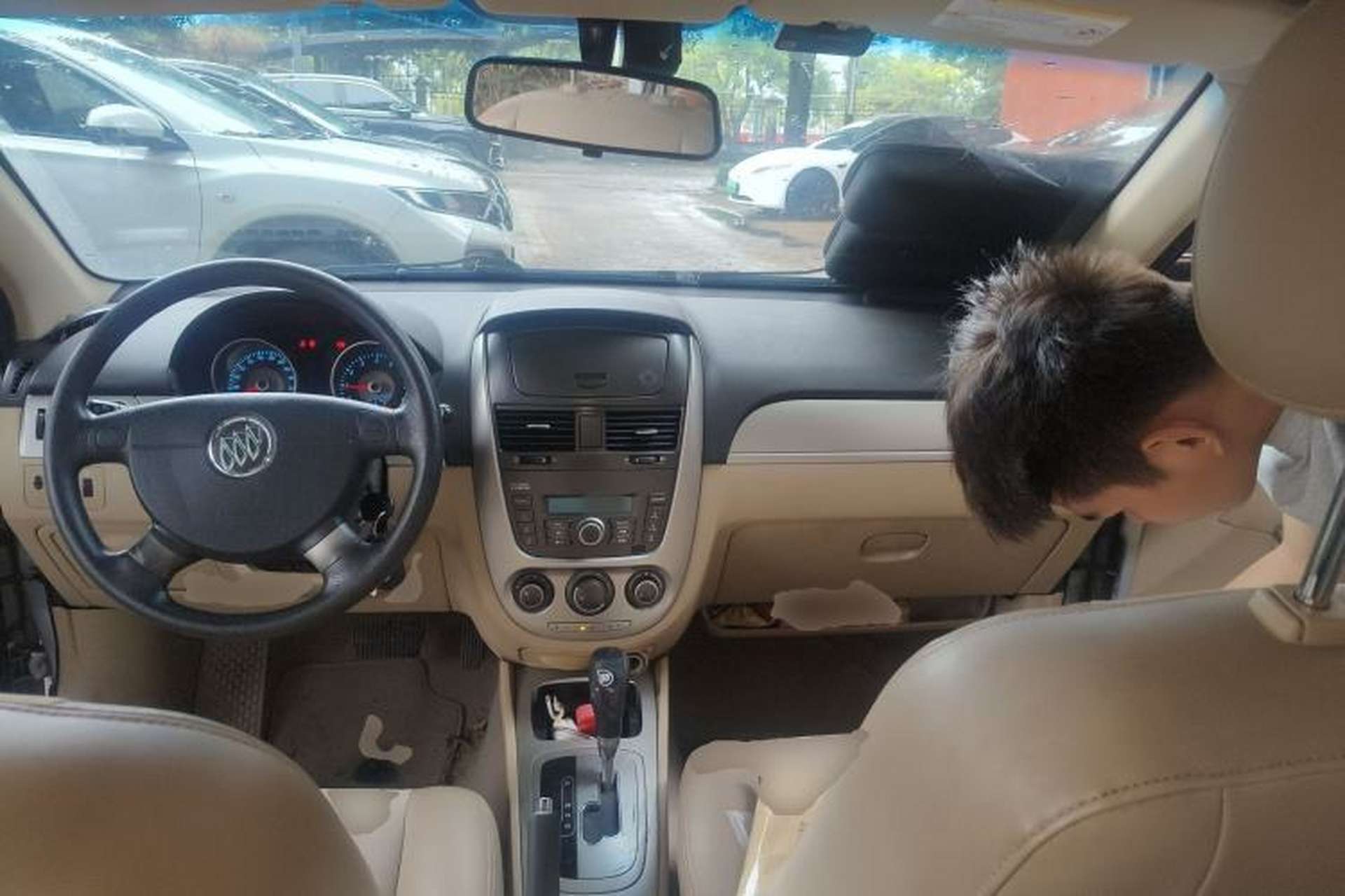Used Buick Excelle 2013 1.5L Automatic Classic Model Center Console