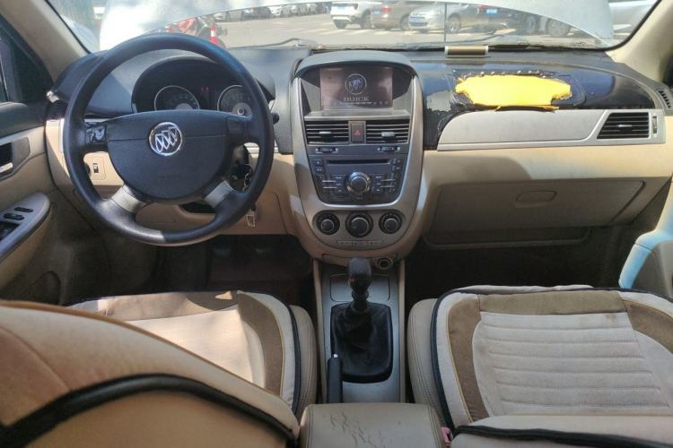 Used Buick Excelle 2013 1.5L Manual Classic Model Center Console