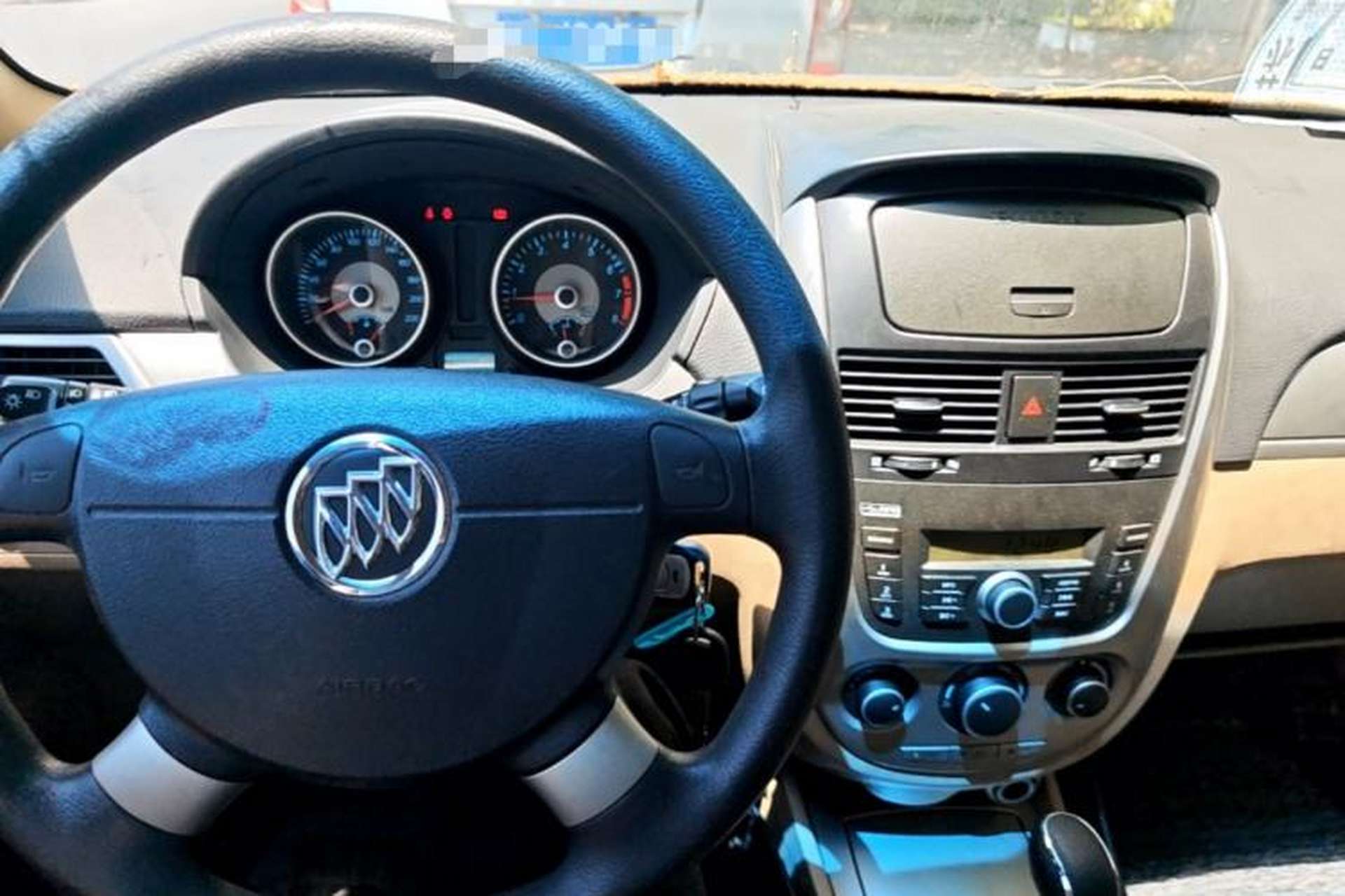 Used Buick Excelle 2013 1.5L Automatic Classic Model Center Console