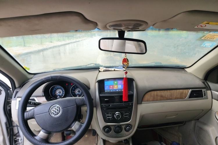 Used Buick Excelle 2013 1.5L Manual Classic Model Center Console