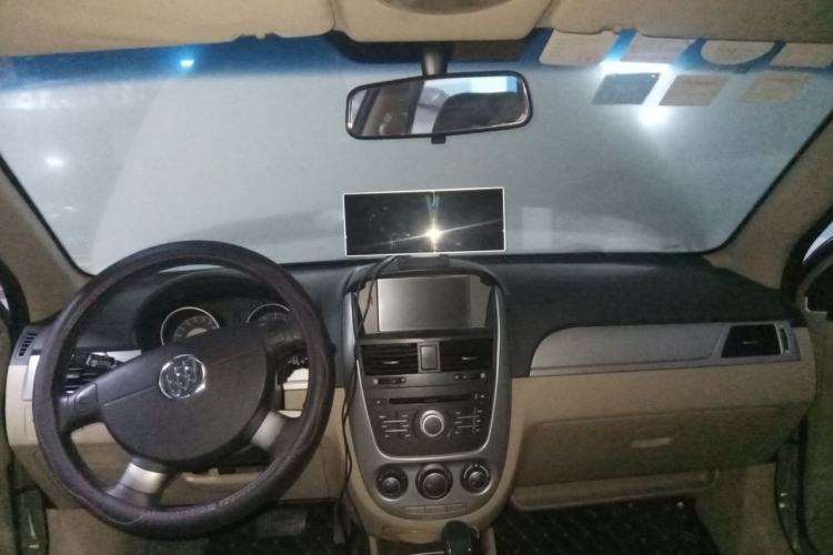 Used Buick Excelle 2013 1.5L Automatic Classic Model Center Console