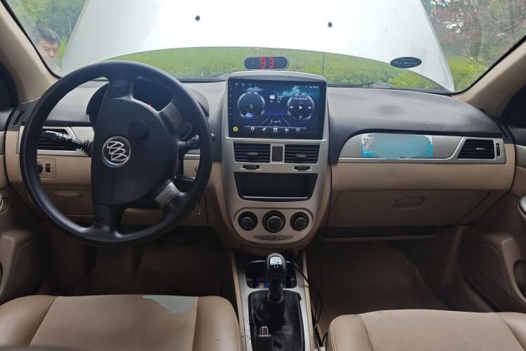 Used Buick Excelle 2013 1.5L Manual Classic Model Center Console