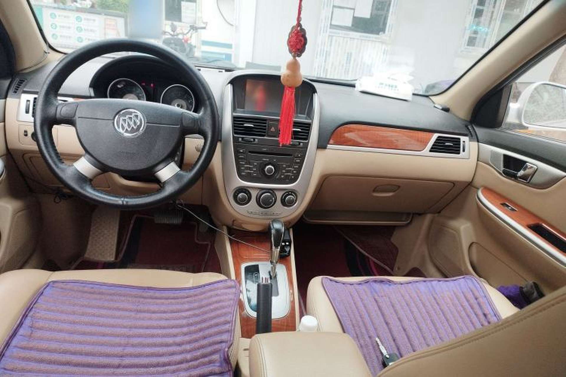Used Buick Excelle 2013 1.5L Automatic Luxury Model Center Console