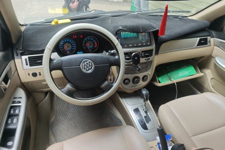 Used Buick Excelle 2013 1.5L Automatic Classic Model Center Console