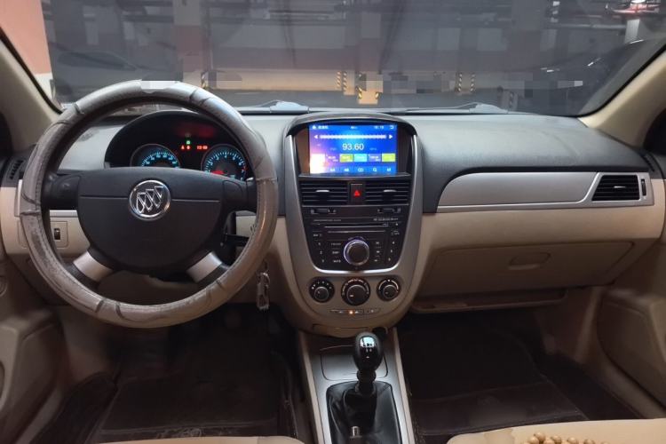 Used Buick Excelle 2013 1.5L Automatic Classic Model Center Console