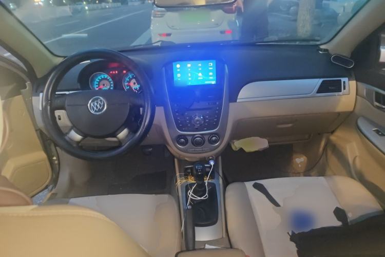 Used Buick Excelle 2013 1.5L Manual Classic Model Center Console