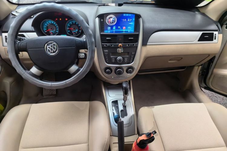 Used Buick Excelle 2013 1.5L Automatic Classic Model Center Console