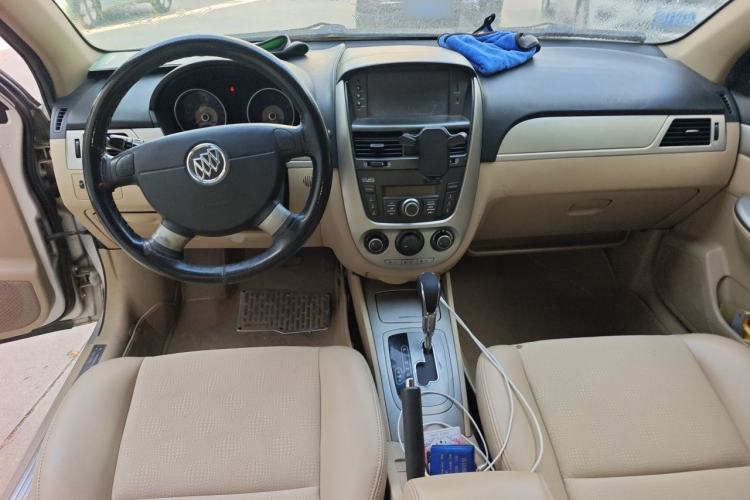 Used Buick Excelle 2013 1.5L Automatic Classic Model Center Console