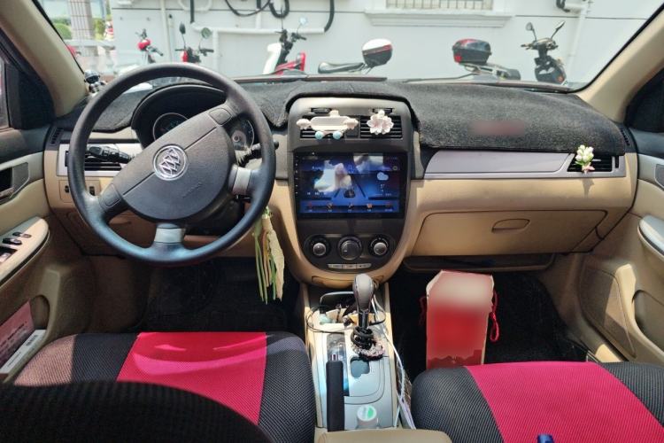 Used Buick Excelle 2013 1.5L Automatic Classic Model Center Console