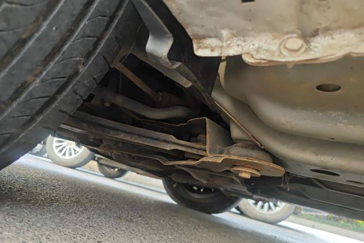 Used Buick Excelle 2013 1.5L Automatic Classic Model Chassis Front Left
