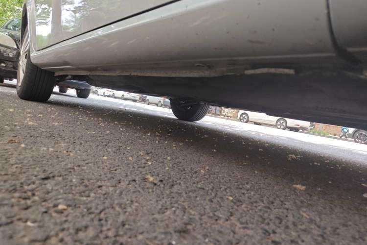 Used Buick Excelle 2013 1.5L Automatic Classic Model Chassis Front Right