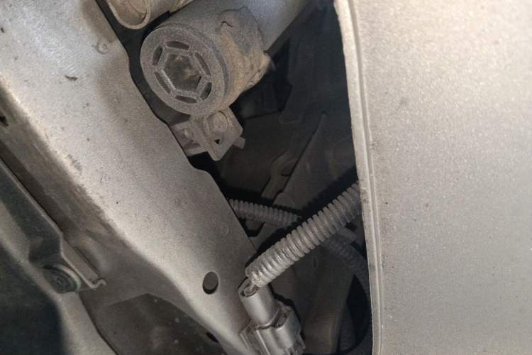 Used Buick Excelle 2013 1.5L Automatic Classic Model Chassis Front Right