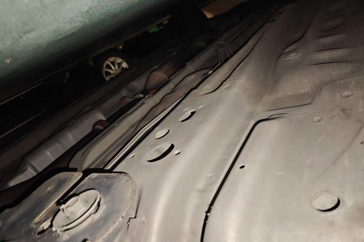 Used Buick Excelle 2013 1.5L Automatic Classic Model Chassis Front Right