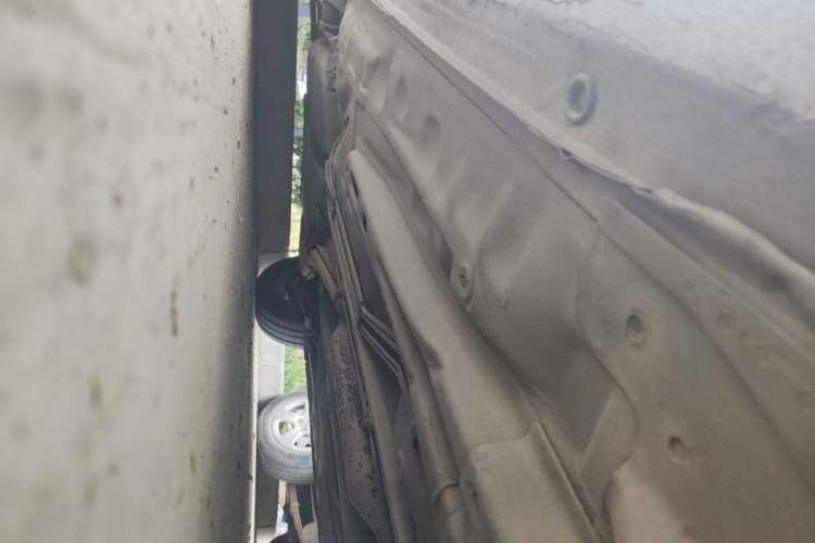 Used Buick Excelle 2013 1.5L Manual Classic Model Chassis Front Right