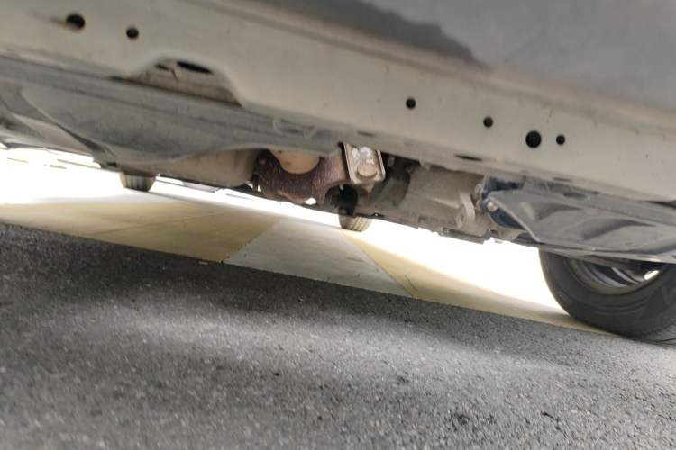 Used Buick Excelle 2013 1.5L Automatic Classic Model Chassis Front
