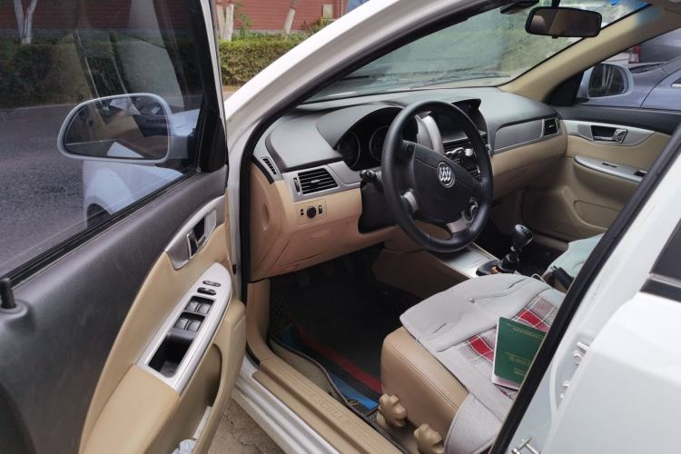 Used Buick Excelle 2013 1.5L Manual Classic Model Driver Seat