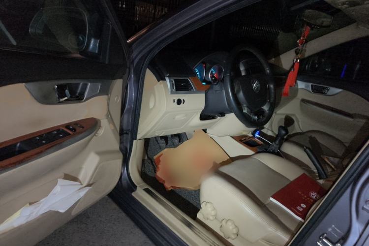 Used Buick Excelle 2013 1.5L Manual Luxury Model Driver Seat
