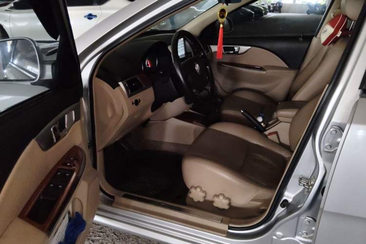 Used Buick Excelle 2013 1.5L Manual Luxury Model Driver Seat