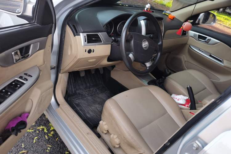 Used Buick Excelle 2013 1.5L Manual Classic Model Driver Seat