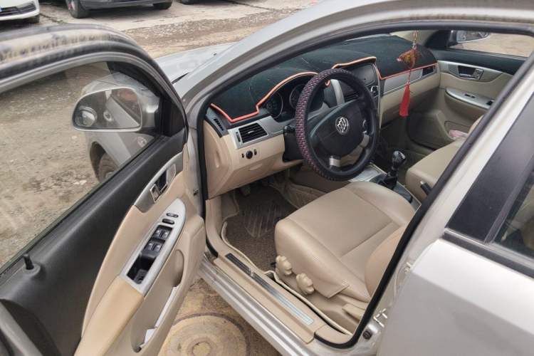 Used Buick Excelle 2013 1.5L Manual Classic Model Driver Seat
