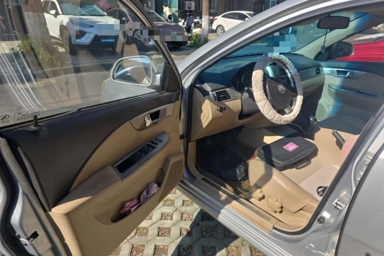 Used Buick Excelle 2013 1.5L Manual Classic Model Driver Seat
