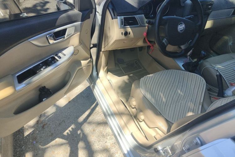 Used Buick Excelle 2013 1.5L Manual Classic Model Driver Seat