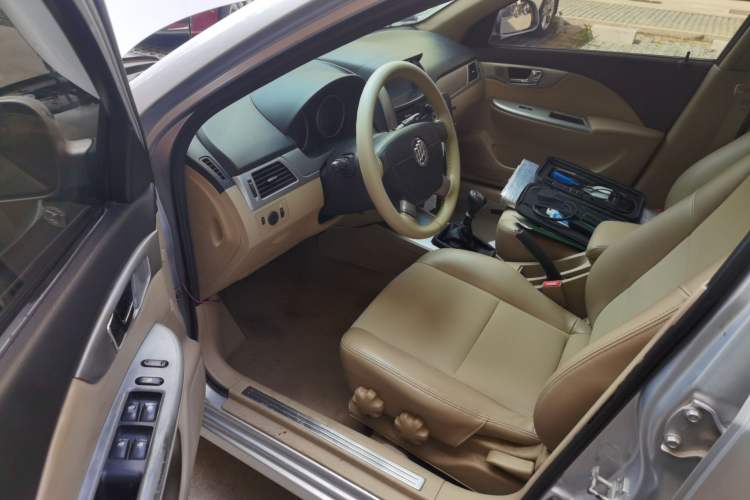Used Buick Excelle 2013 1.5L Manual Classic Model Driver Seat