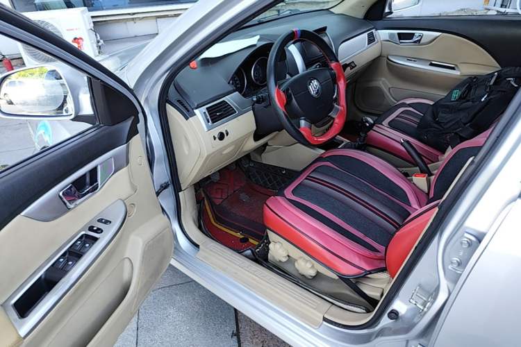 Used Buick Excelle 2013 1.5L Manual Classic Model Driver Seat