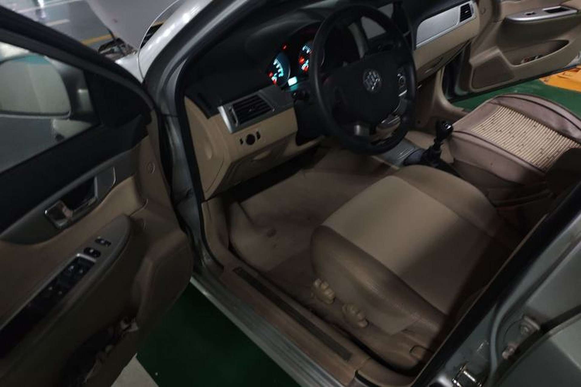 Used Buick Excelle 2013 1.5L Manual Classic Model Driver Seat