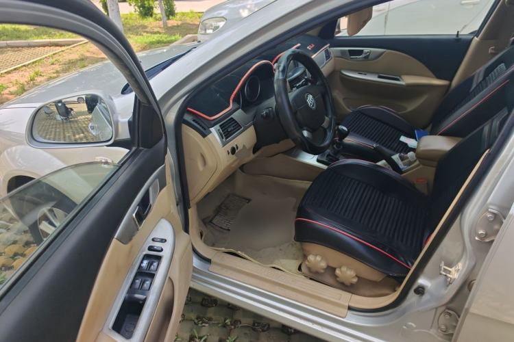 Used Buick Excelle 2013 1.5L Manual Classic Model Driver Seat