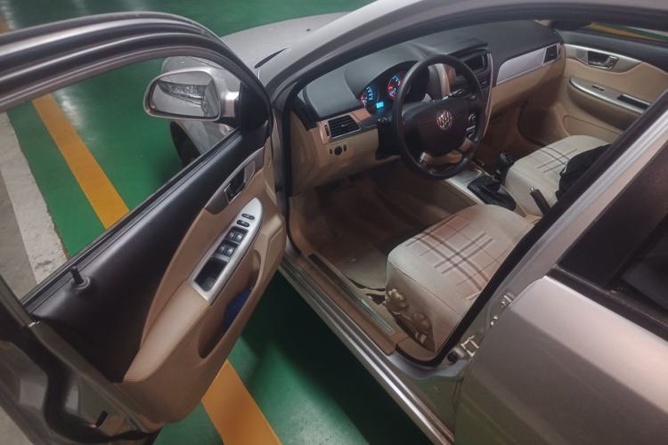 Used Buick Excelle 2013 1.5L Manual Classic Model Driver Seat