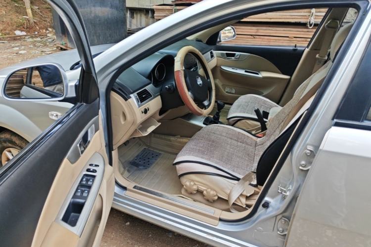 Used Buick Excelle 2013 1.5L Manual Classic Model Driver Seat