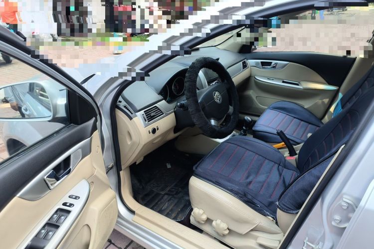 Used Buick Excelle 2013 1.5L Manual Classic Model Driver Seat